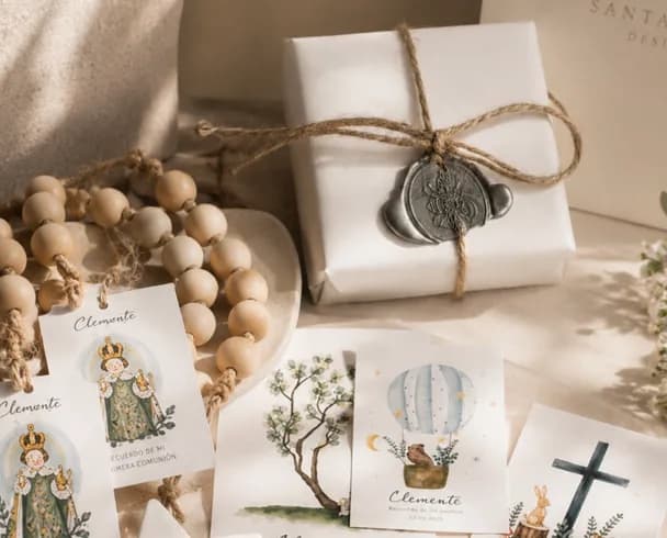 Invitaciones y bautizos — papelería personalizada